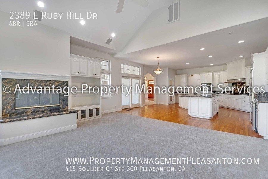 Custom single-story 4 bed, 3 bath, 3113 sq ft home in Ruby Hill property image