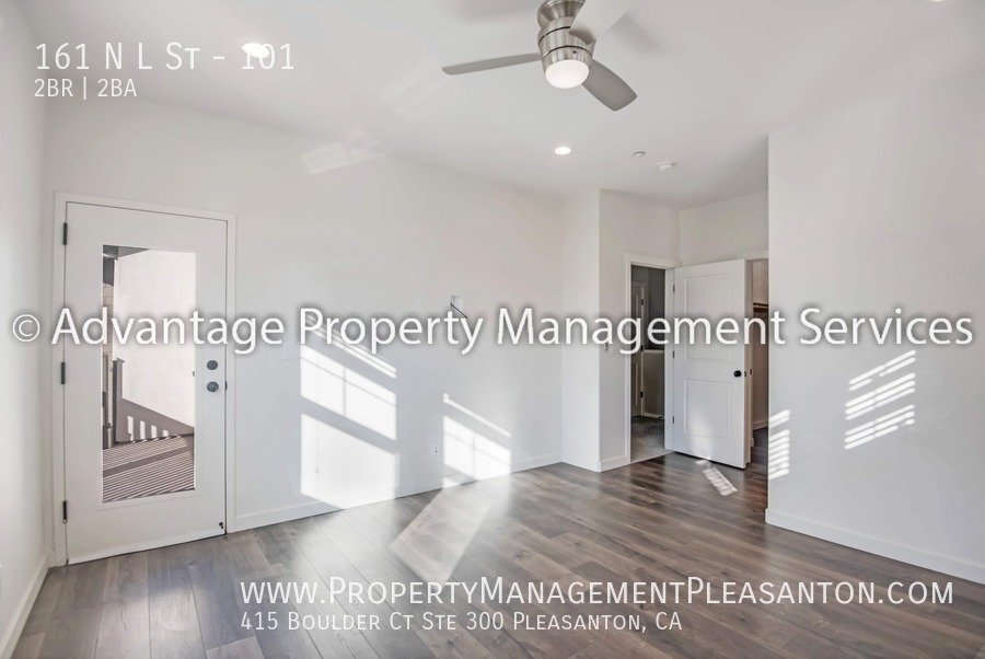 Stunning 2 bed, 2.5 bath townhouse Downtown Livermore property image