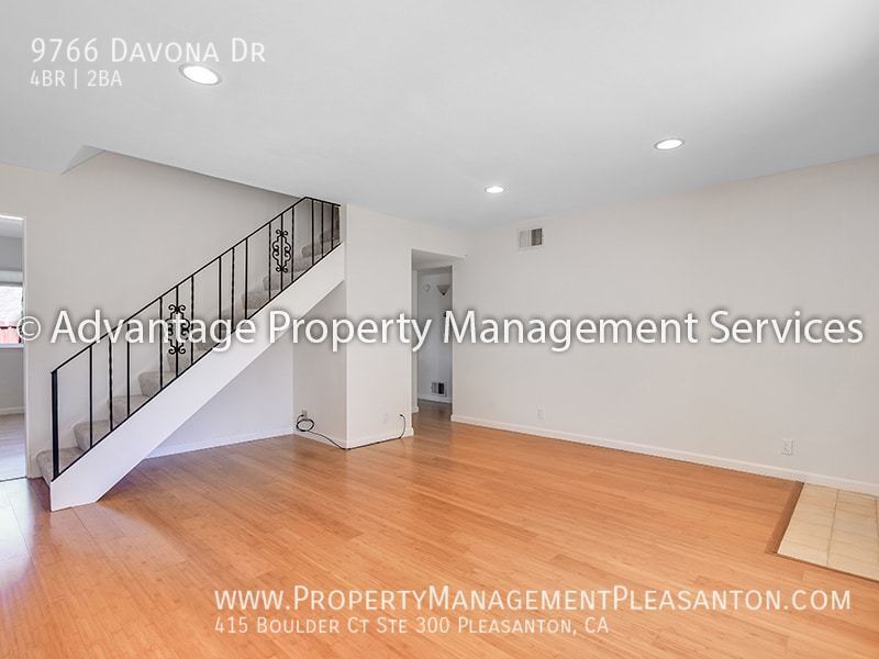 Two-Story 4 bed/2 bath 1,407 sq ft house off of 680 and Alcosta Blvd property image