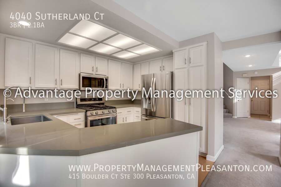 Gorgeous 3 Bed, 2.5 Bath, 1,834 sq ft home in a court! property image