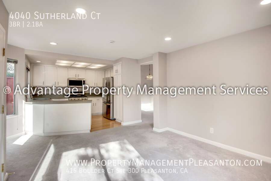 Gorgeous 3 Bed, 2.5 Bath, 1,834 sq ft home in a court! property image