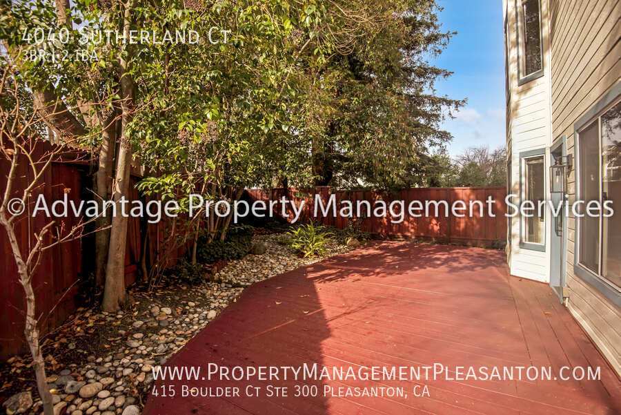 Gorgeous 3 Bed, 2.5 Bath, 1,834 sq ft home in a court! property image