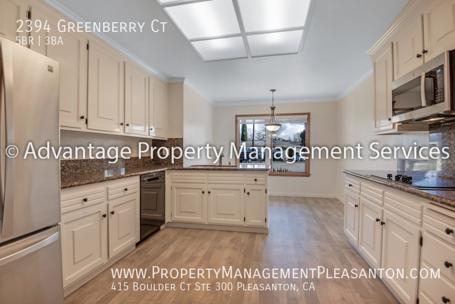 Nice 5 Bed, 3 Bath, 2,338 sq ft house located near downtown Pleasanton property image