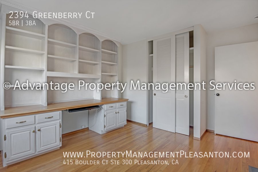 Nice 5 Bed, 3 Bath, 2,338 sq ft house located near downtown Pleasanton property image