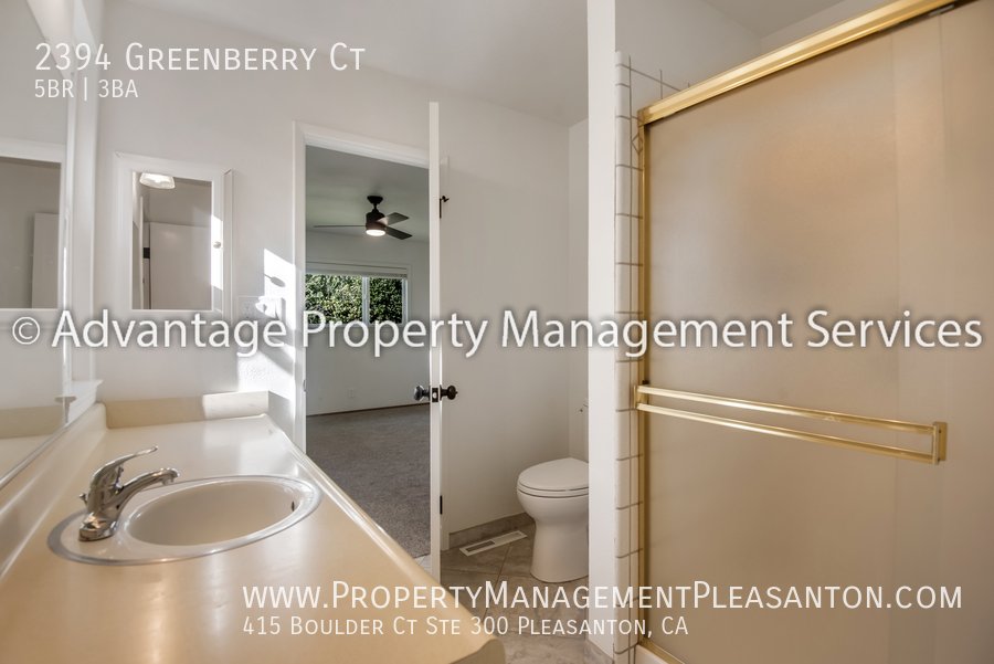 Nice 5 Bed, 3 Bath, 2,338 sq ft house located near downtown Pleasanton property image