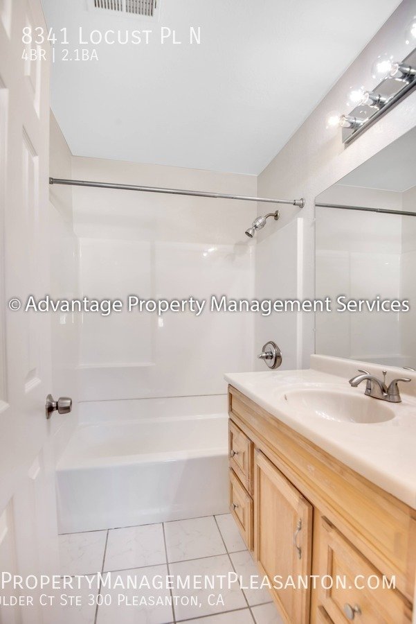 4 Bed, 2.5 Bath, 1,780 sq ft Duet Around the Corner from Dublin HS property image