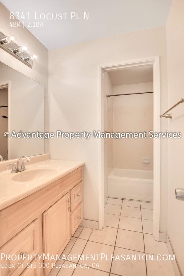 4 Bed, 2.5 Bath, 1,780 sq ft Duet Around the Corner from Dublin HS property image