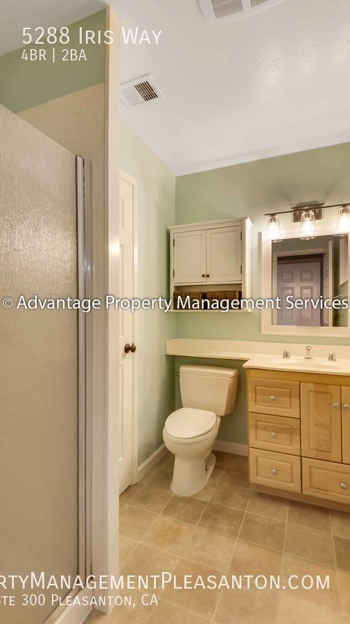 Single Story, 4 bed, 2 bath,  1196 sq ft home property image