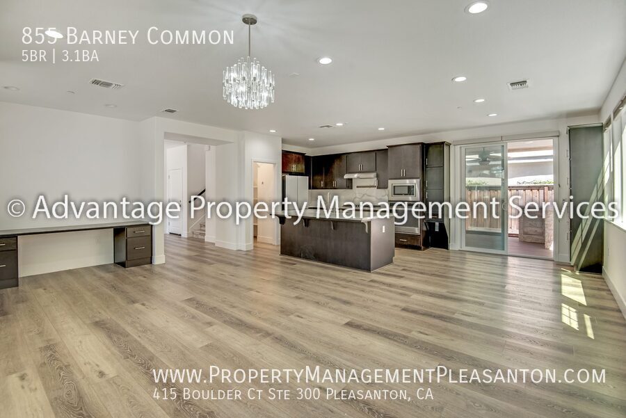 5 bed, 3.5 bath, 2,616 sq. ft. home with full bed/bath downstairs property image