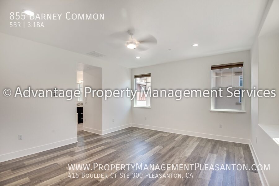 5 bed, 3.5 bath, 2,616 sq. ft. home with full bed/bath downstairs property image