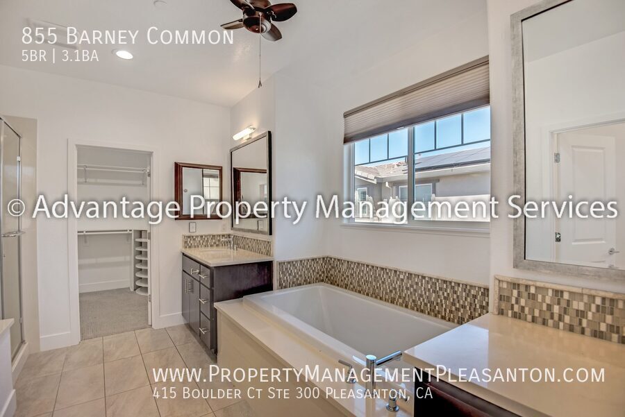 5 bed, 3.5 bath, 2,616 sq. ft. home with full bed/bath downstairs property image