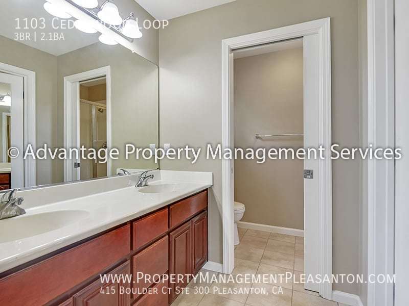 3 bed, 2.5 bath Townhouse near Safeway in Gale Ranch property image
