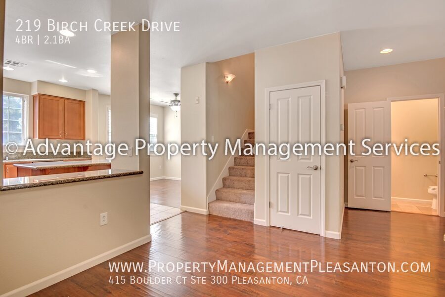 Lovely Tri-Level 3-Bed w/ Office, 2.5-Bath by Downtown Pleasanton property image