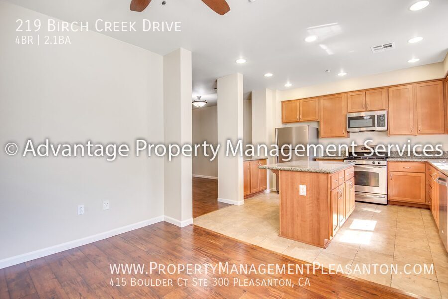 Lovely Tri-Level 3-Bed w/ Office, 2.5-Bath by Downtown Pleasanton property image