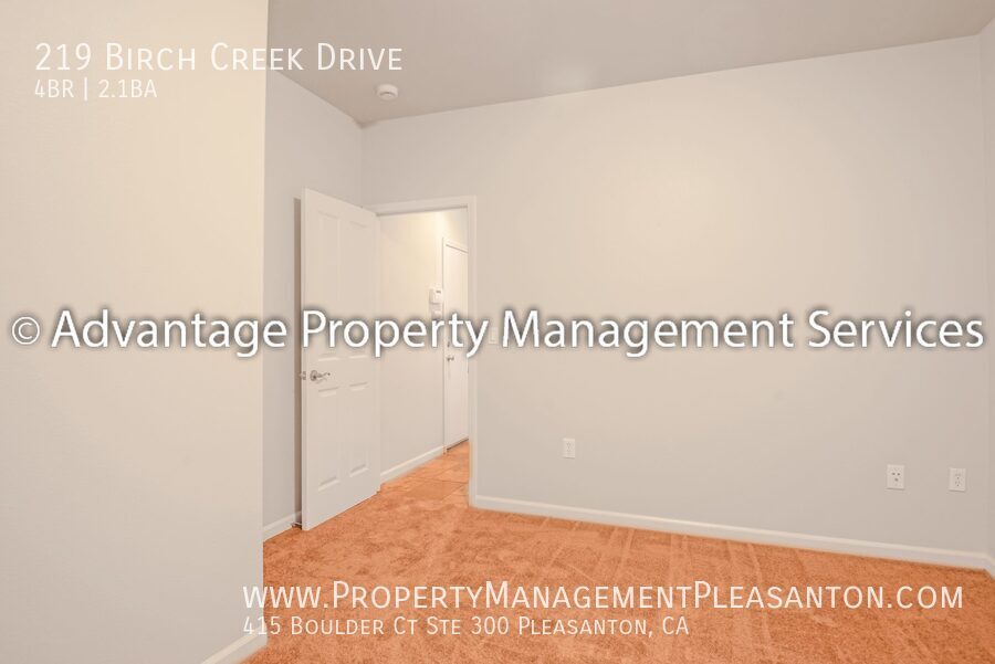 Lovely Tri-Level 3-Bed w/ Office, 2.5-Bath by Downtown Pleasanton property image