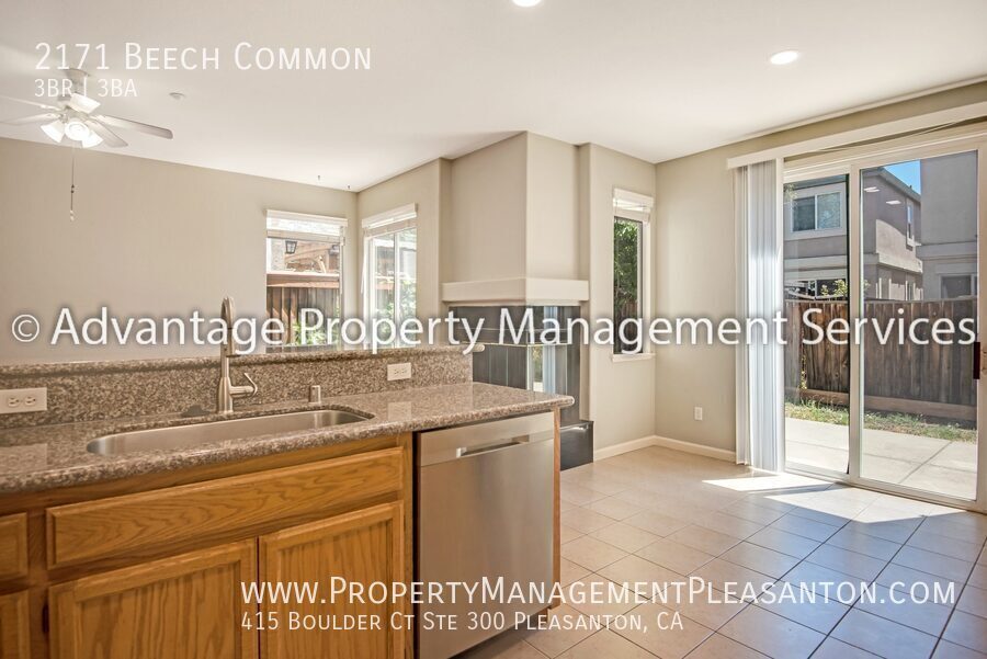 3 bedroom, plus office, 3 bathroom, 2,012 off Vasco property image