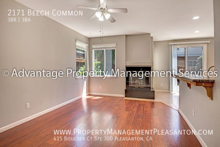 3 bedroom, plus office, 3 bathroom, 2,012 off Vasco property image