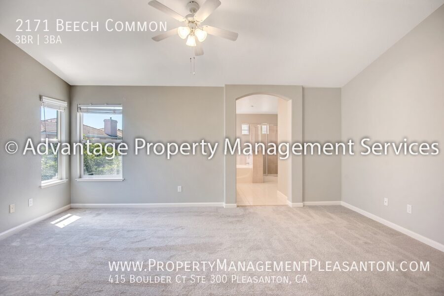 3 bedroom, plus office, 3 bathroom, 2,012 off Vasco property image