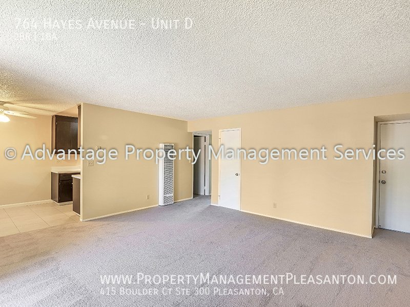 Large 2 Bed, 1 Bath,  925 sq. ft. apartment off East Ave property image