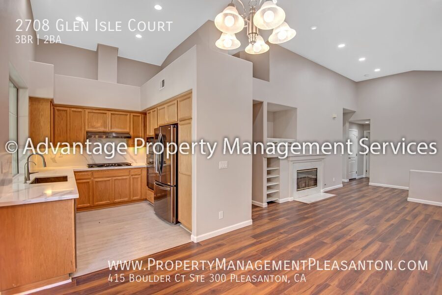 3 bedroom, 2.5 bathroom, 1,293 sq. ft. single-story property image