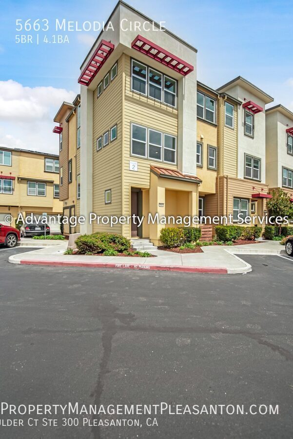 5 Bed / 4.5 Bath 2,055 sq ft Corner Townhome off Dublin Blvd property image