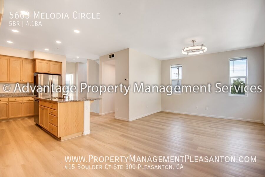 5 Bed / 4.5 Bath 2,055 sq ft Corner Townhome off Dublin Blvd property image