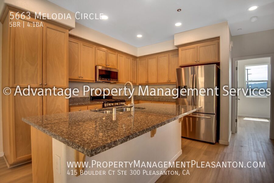 5 Bed / 4.5 Bath 2,055 sq ft Corner Townhome off Dublin Blvd property image