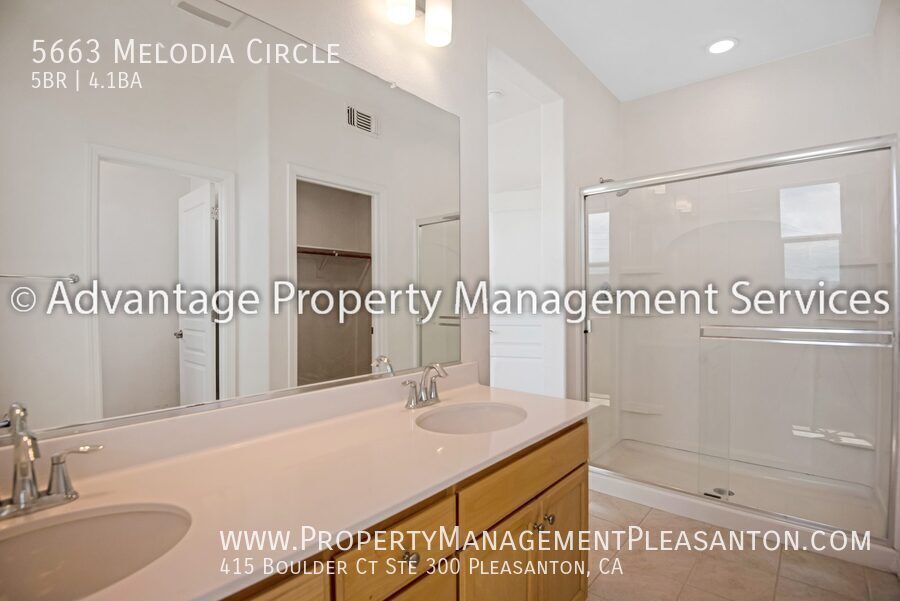 5 Bed / 4.5 Bath 2,055 sq ft Corner Townhome off Dublin Blvd property image