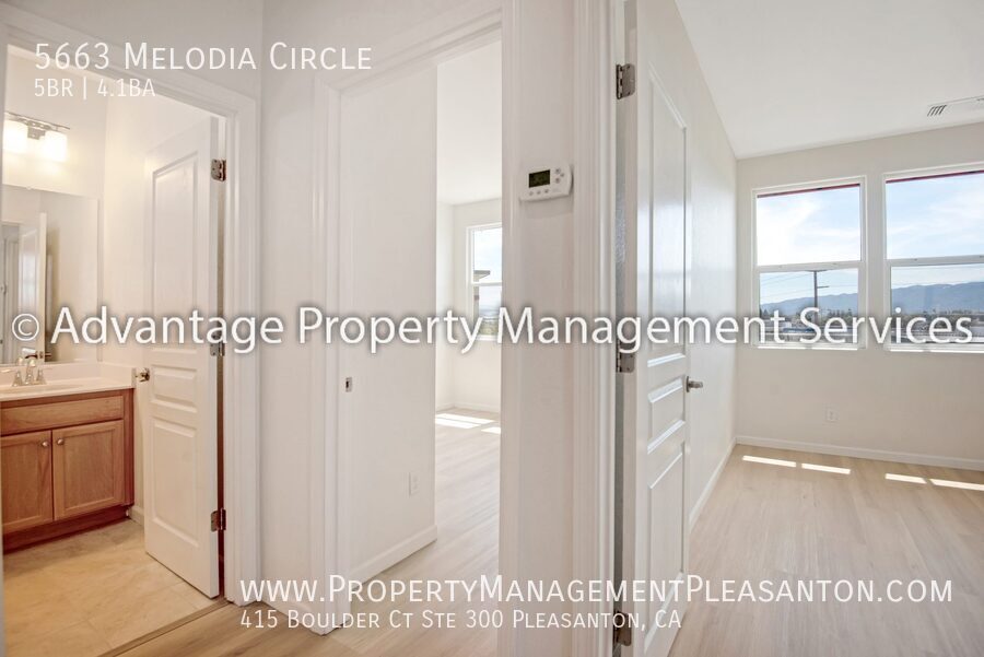 5 Bed / 4.5 Bath 2,055 sq ft Corner Townhome off Dublin Blvd property image