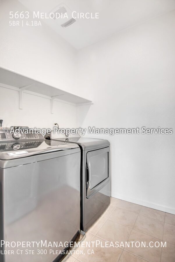 5 Bed / 4.5 Bath 2,055 sq ft Corner Townhome off Dublin Blvd property image