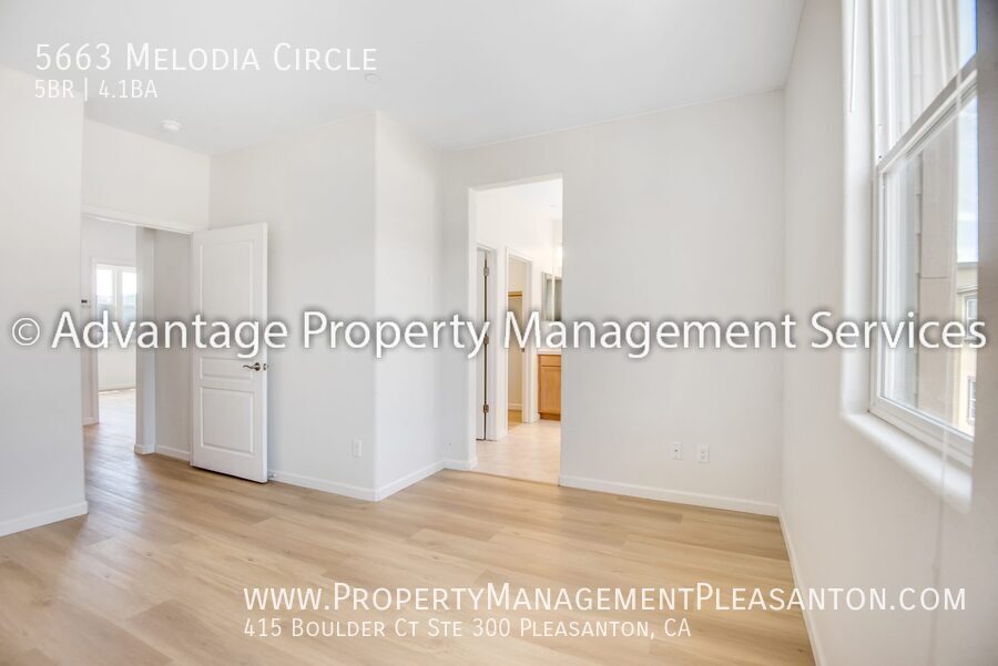 5 Bed / 4.5 Bath 2,055 sq ft Corner Townhome off Dublin Blvd property image