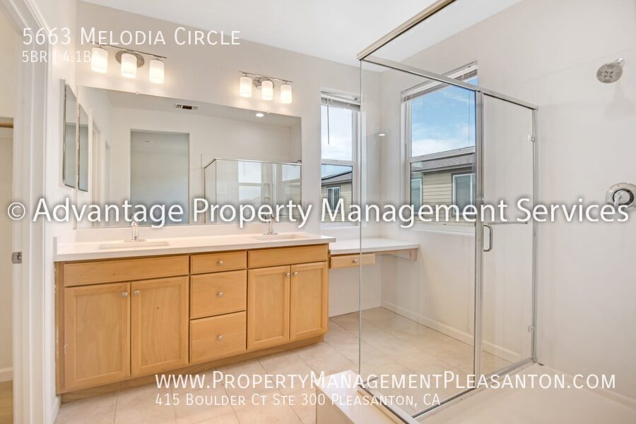 5 Bed / 4.5 Bath 2,055 sq ft Corner Townhome off Dublin Blvd property image