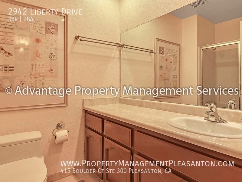 3 bedroom, 2 bathroom, 1,230 sq. ft. home located in the Shadow Cliff property image