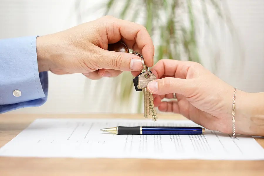 Leasing Agents vs. Property Managers: Which is Right For Your Pleasanton Rental Property?