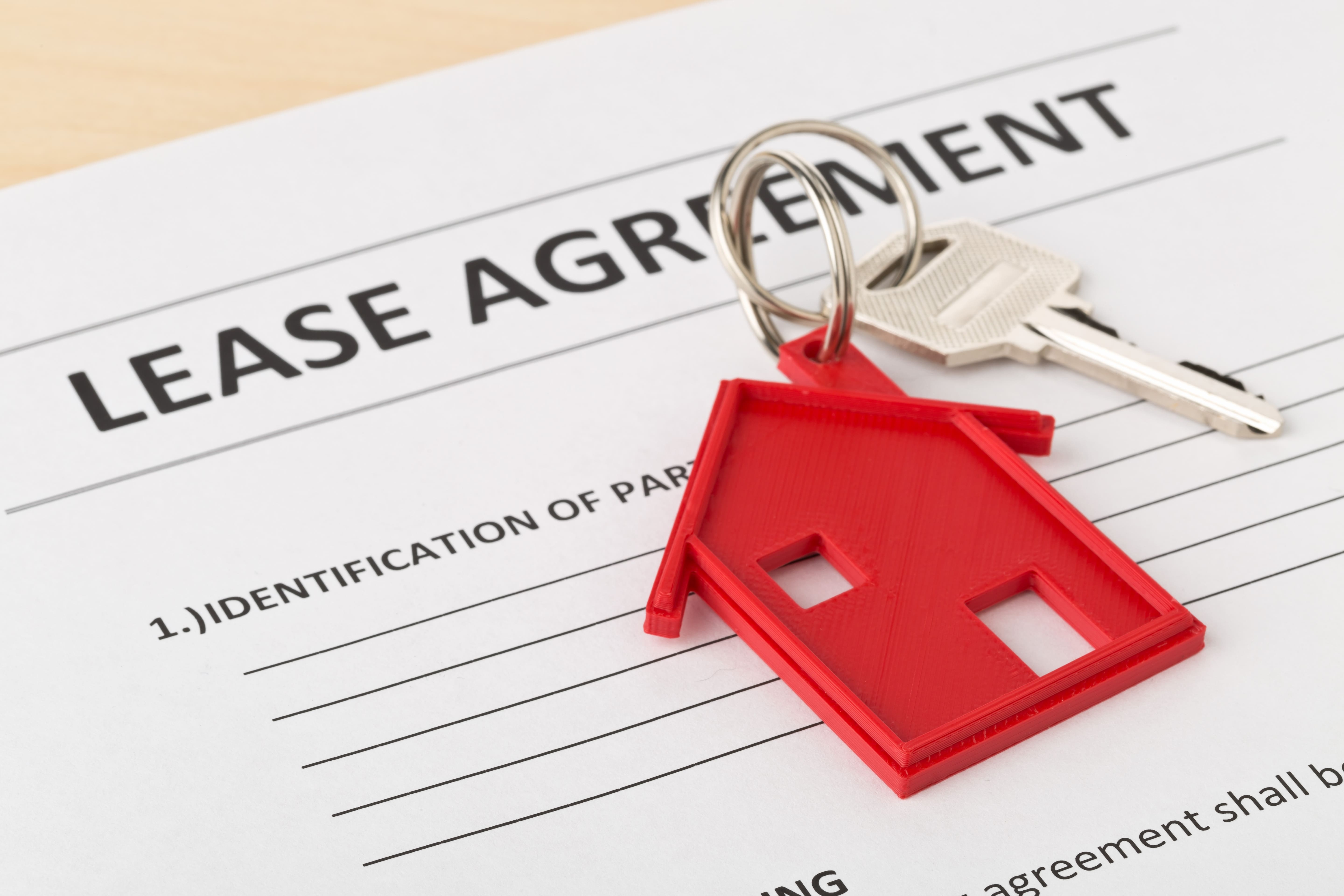 Who Should Sign a Lease Agreement for a Pleasanton Rental Property?
